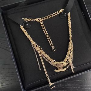 Designer necklace for woman plated gold necklace pearl necklaces choker chain simple letter necklaces designer green diamonds pendant Jewelry accessories zh013