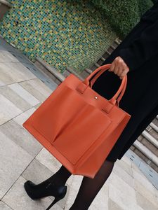 Samotne kobiety torby na ramię 2024 Nowy modny torebkę Lady Tote Bag Koreańska wersja Prosta wszechstronna torebka crossbody torebka duża pojemność