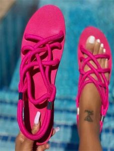 디자이너 Crosstied Sandals 여성 평평한 열린 발가락 슬라이드 편안한 안티 슬립 노새 섹시한 노란색 가벼운 무게 신발 얇은 바닥 플립 1446912