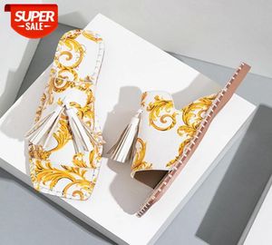 Sommarkvinnor tofflor Lyxiga blommor Tassel Design Flat tofflor 2021 Roman Style Semester Beach Sandals for Women Shoes 6K6G3330897