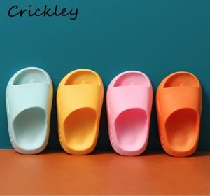 الأطفال 039S Slippers Summer Pinkycolor حذاء شاطئ لطيف للبنين البنات المضاد للماء الحمام أطفال ناعم طفل SH2428101