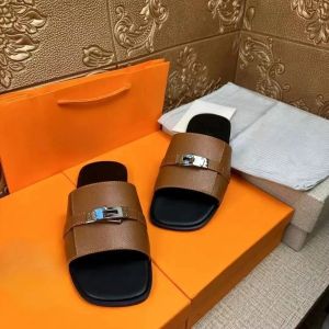 Men Designer Fashion Sandals Shower Room Slippers Luxury Brand Slides Leisure Classic Platform High Quality Unisex Vacation Beach Slippers Flat Bottom Shoes