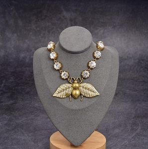 Designer smycken sätter mode armband halsband kvinnor lyx diamant insekthänge armband halsband guld pläterade smycken chai7101923