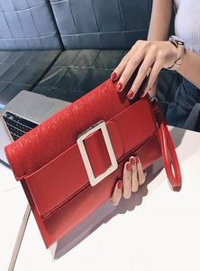 Typ PU Luxurys Envelope Bags Women039S Bag axelband Luxury Högkvalitativ enkel korthandtag Fashion Evening Dress93098612983044