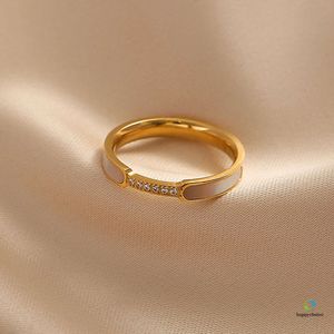 Pierścień projektant biżuterii światła luksusowy wszechstronny mikro -zestaw Pierścień scell Rose Gold White Fritillaria Titanium Steel Ring Pierścień żeńska