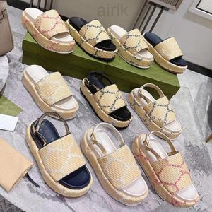 Women Platform Sandals Designer Mens Slides Flat Slide Slide Beach Slippers Multicolor Canvas Linen Climbrate Slimps Clipper Class2914506