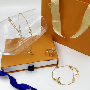 Designer smycken klassiska fyrbladklöver bokstäver 18k guldhalsband armband örhängen stilfullt enkelt allt