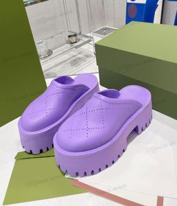 2022 Luxurys Designers 샌들을위한 남성 여성 클래식 플로럴 브로케이드 슬라이드 플랫 가죽 고무 플랫폼 플립 플립 플롭 기어 높이 QuA7310118