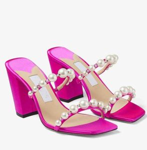 Design di lusso Amara Nappa Leather Sandals Scarpe per donne Talchi di blocco a blocchi di abbellimento perlato Muli Muli Casualmente Slip Walking Walking su 1640641