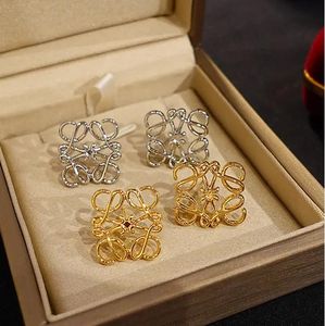 Varumärkesdesigner 18K Gold Plated Classic Geometric Gold Stud örhängen för kvinnor Bröllopsmycken Chirstmas gåva