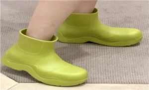 2022女性用ラバーブーツ防水雨ローヒール短い足首PVCファッションガールレディレインシューズ6557317