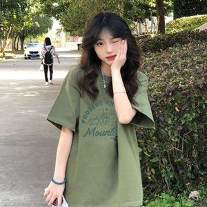アボカドグリーンショートTシャツの女性、ピュアコットン韓国語バージョン、ゆるい特大のハーフスリーブトップ、2023年夏の新しい