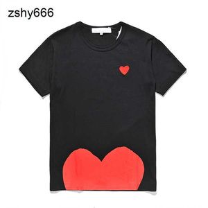 Słynna designerska koszulka czerwona miłość słuchaj tee męskie mody mody grę parę tshirt swobodny krótki rękaw letnie koszulki streetwear Hip-Hop Print Odzież #C025