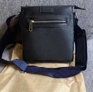 2024 LUXURYS PROJEKTATORY Męskie torby na ramię Man Kolejne Modne torebkę Bolsas Messenger Bag
