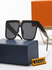 Projektant marki MENS Personalizowane okulary przeciwsłoneczne Kobieta Vintage czarne lustro okulary przeciwsłoneczne dla mody Big Frame Cool Sexy Kobieta OCUL1179614