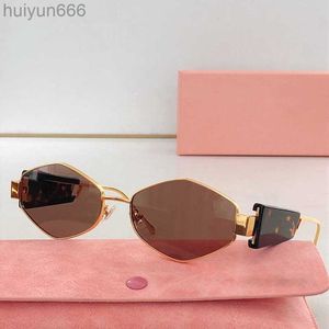 Occhiali da sole designer maschile Uv400 Lenti di protezione Nuovi occhiali da sole O occhiali da sole da donna SMU5689 Frame di metallo di alta qualità
