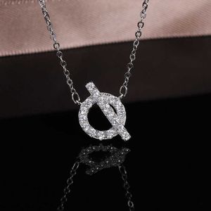 Han halsband klassisk charm design silver diamant dubbel enkel rund diamant mode hänge med original logotyp 0iy3
