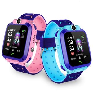 Q12 Водонепроницаемые детские умные часы SOS Antil Lost Smart Wwatch Baby 2G -карта SIM -карта положения звонка трекер трекер часа заводская цена дешевая цена