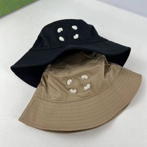Designer Hats for Men Women Wide Brim Sun Prevent Outdoor Beach Canvas Bucket Hat Designer Fashion Accessories 2024