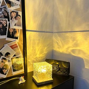 Lâmpadas de mesa 3/16 cores dinâmica de água rotativa ondulação projector Night Light Flame Crystal Lamp para sala de estar Decoração de cabeceira do quarto 3i16