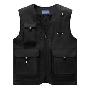 Men Vest designer Outerwear Coats Summer Outdoor Leisure Multi Pocket Versatile Thin Sweetheart V-Neck Vests Fashion Coat