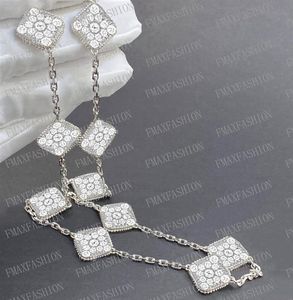 10 Motiv Clover Necklace Diamond Neckor Luxury Jewelry Designer för kvinnor 18K Gold Silver Plated Shell 4/Four Leaf Clover Halsband Fashion Jewelry Christmas Gift
