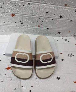 Mule Waterfront Men Kvinnor Sandaler Sandaler Designer Skor Luxury Slide Summer Fashion Wide Flat Slippery Thick Sandals Slipper FL8266532
