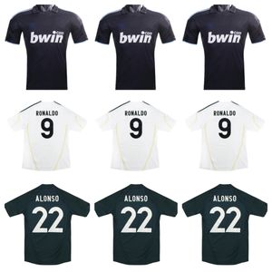 2009 2010 Raul Sergio Ramos Kaka Higuain Retro Soccer Trikot 09 10 Ronaldo Benzema Marcelo Guti van der Vintage Klassik -Fußballhemd Real Madrids Alonso