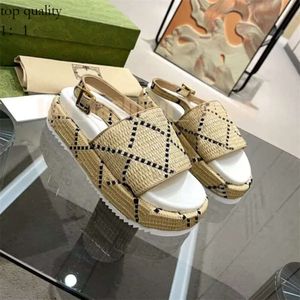 Designer Sandal Designer G Sandal Woman Slipper Sandal Famous Designer Woman Solid Color Flat Heels Leisure Thickened Outside Wear 5A6