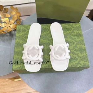 24SS Top Quality Designer Sandaler Kvinnor Slåsande G Slides Gummi Slippare Lamer Flat Beach Jelly Script Summer Fall Mules Outdoor Waterproof Luxury Slides A9F