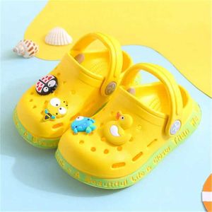 Sandals Hot Sale Summer Baby Hole 2023 Children Non -slip Soft Floor Old Boys Girl Beach 1-5 Years H240603 A1PS