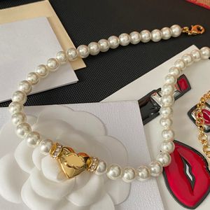 Luxury Brand Designer Necklaces Pearl Chains Letter Heart Pendants Famous Men Women Crystal Necklace 18K Gold Copper Choker Jewelry Accessories Gifts