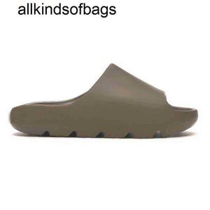 Kanyes designer kvinnor tofflor hus män tofflor mode klassisk anti-halk mjuk ljus strand sandaler löpare toffel brun