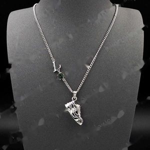 Pendant Necklaces Fashion Men Silver Necklace Luxury Designer Pendant Necklace Green Crystal Letter Shoes Necklaces Holiday Jewelry