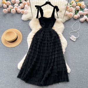 Fransk hepburn stil svart rem hängande klänning kvinnor sommaren high end design kaka kjol tutu lång klänning