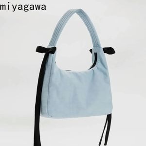 Miyagawa w stylu koreańsko -plisowany torba chmurowa likwi jedno ramię niosąc podniszczoną zaawansowaną teksturę masła dekoracyjna torba 240515