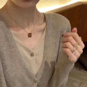 Celins Necklace Classic Charm Design for lovers 26 Letter Womens Minimalist Light Luxury High Chain 8LZ4