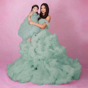 Pink Pleated Ruffles Mom And Daughter Dress Grossesse Lush Mesh Ruffled Birthday Party Tulle Gowns Front Slit Long Dresses