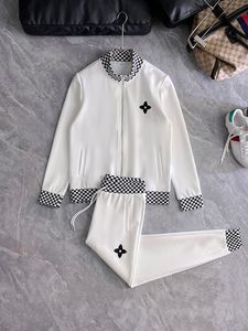 New Men Tracksuit Suits Sports Suit Men Men Hoodies Kurtki Tracki jogger garnitury spodnie kurtki Zestawy Mężczyznę kurtkę sportową garnitur setsc555123