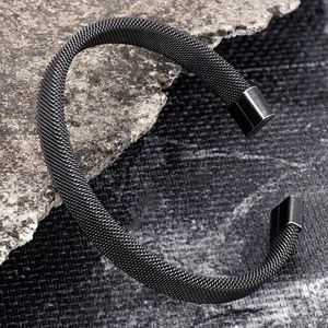 Bangle Mens Vintage Black Armband Rostfritt stål Kubansk manschettarmband Fashion Jewelry Friends Gift grossisttillbehör Y240601GPOQ