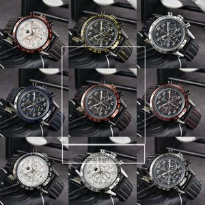 タグHeure Watch Co Branded Porsches Mens自動機械式時計サファイアガラス42mmステンレススチールデザイナータグウォッチモントルデュルク1673