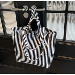 NOVO BEDE DE CORTE DE PRAVO BACA CLÁSSICA PANNIER PANNIER ombro de cesto de bolsa bronzeada rraffias bege hobos bolsas listradas bolsas de compras crossbody saco