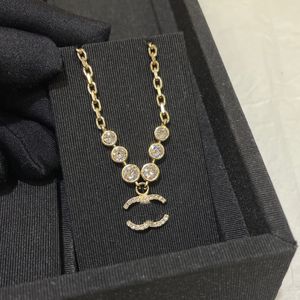 Designer 18K Gold Plated Pendant Halsband kedja Rhinestone Rostfritt stål Choker Brand Halsband för kvinnor Bröllopsfest smycken gåvor