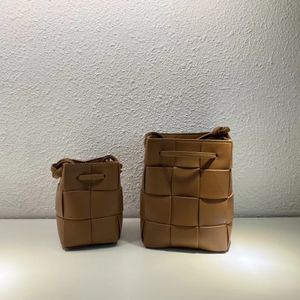 Kova çantası moda omuz tasarımcısı marka çantaları çanta zincirleri cep telefonu çantası çantası kadın cüzdan çapraz gövde metalik tot24