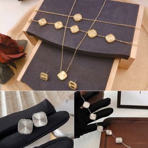 Smyckesuppsättningar armband örhängen halsband designer fyra bladklöver retro fashionabla kvinnor bröllopälskare gåva