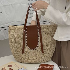 Large capacity semi-circular grass new niche splicing handheld tote bag, Korean version Instagram single shoulder woven bag