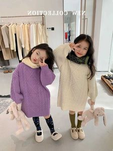 Pullover kamizelka koronkowa średnia długość sweter koreańska wersja koronkowa sukienka 2023 Zima nowa dziewczyna gruba okrągła szyja Sweter z długim rękawem WX5.31