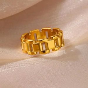 Pierścienie parą Pasek ze stali nierdzewnej Kształt Kształt Kształt dla kobiet Złoty Kolor Estetyczny projektant Wedding Para Pierścień Minimalistyczna biżuteria S24604