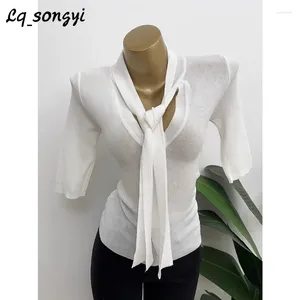 Женские футболки T LQ_Songyi V шея с половиной рукава тонкой с шарф -стройными топами женщины высокий топ 2024 Весна Лето Специальная сексуальная рубашка