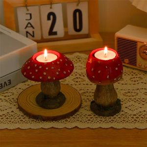 Ett par tredimensionella svampljushållare dekoration simulering röd svamp ljushållare kreativa hemdekoration 240517